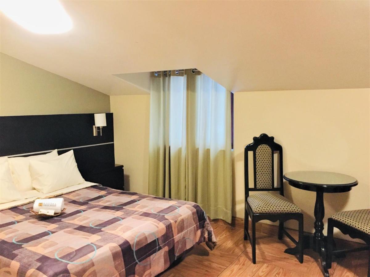 Hostal Carlos Tenaud Лима Екстериор снимка