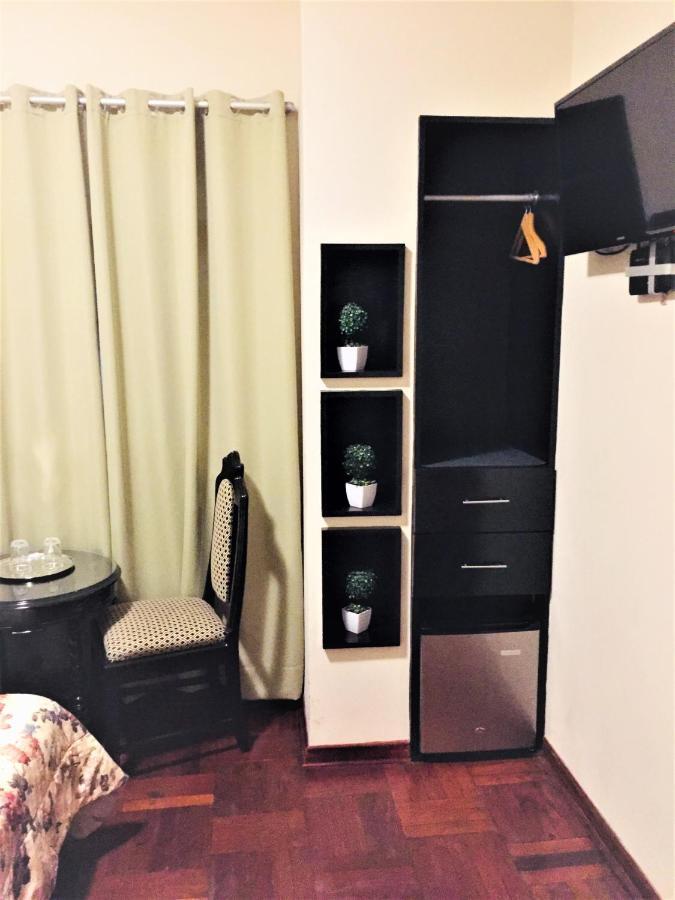 Hostal Carlos Tenaud Лима Екстериор снимка
