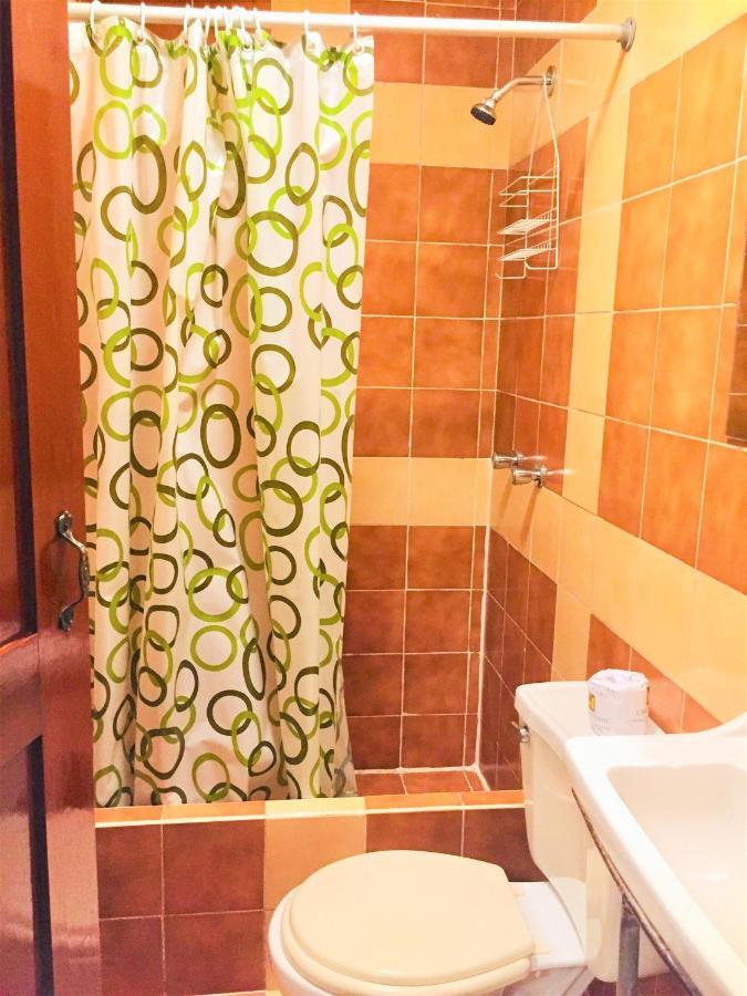 Hostal Carlos Tenaud Лима Екстериор снимка