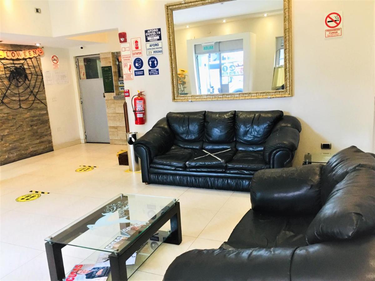 Hostal Carlos Tenaud Лима Екстериор снимка