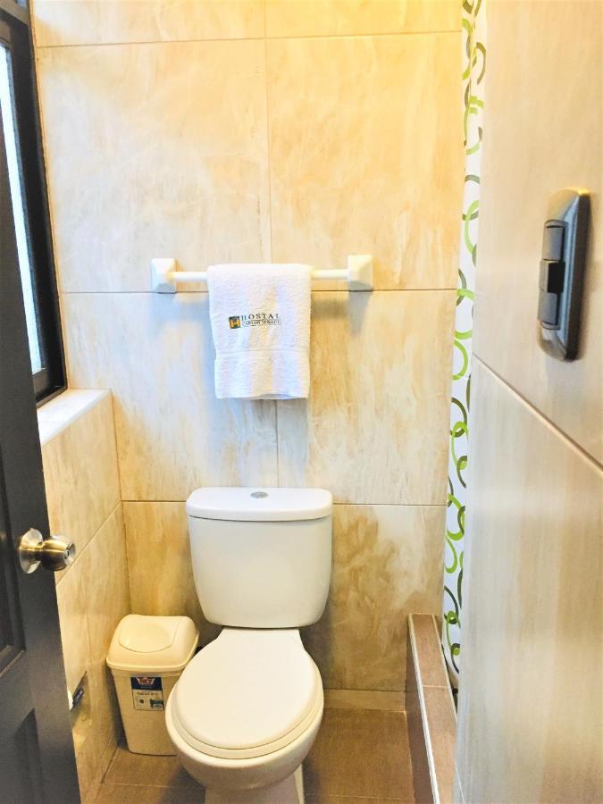Hostal Carlos Tenaud Лима Екстериор снимка